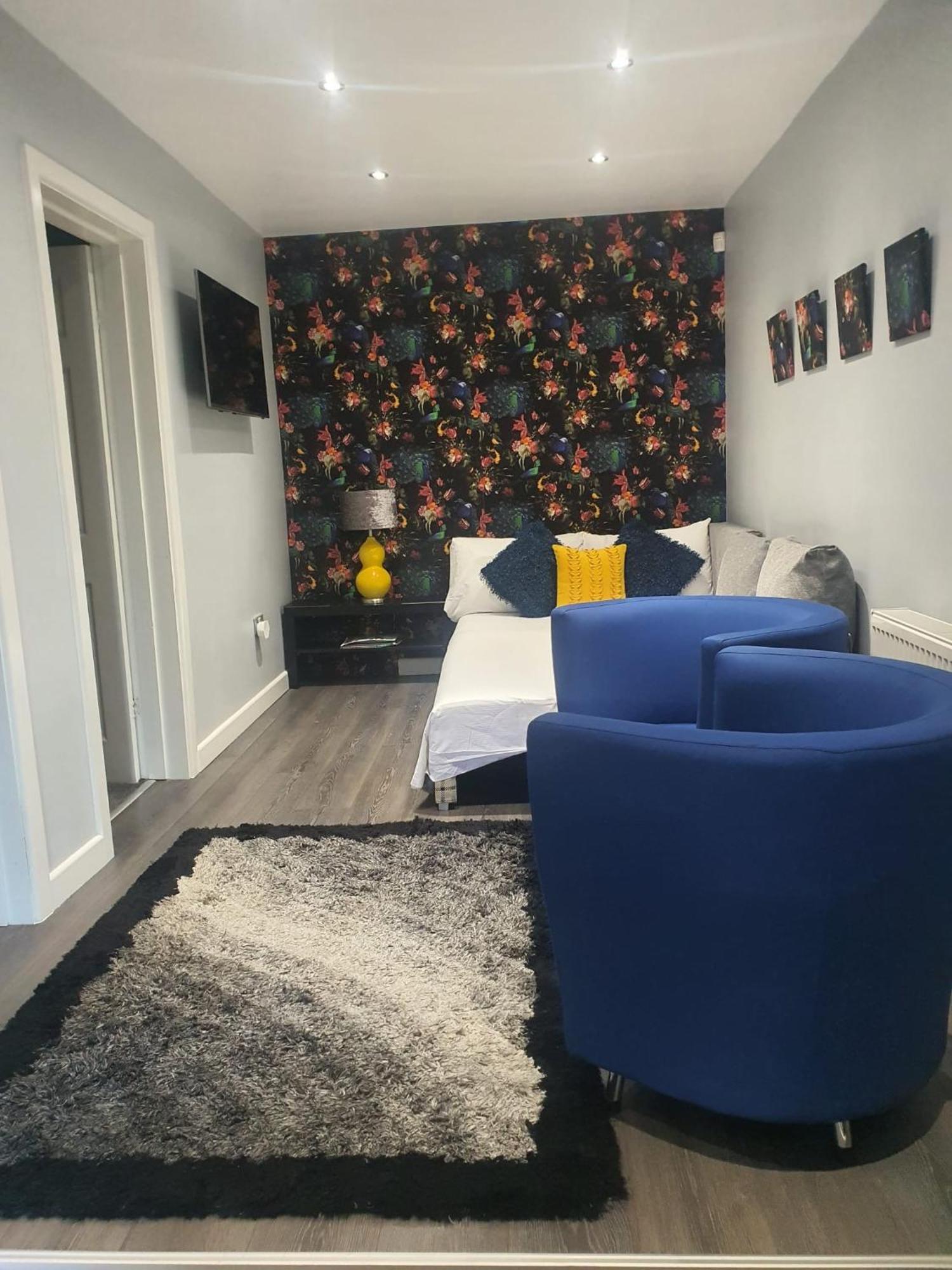 Saphire Glasgow Apartments Giffnock Eksteriør bilde